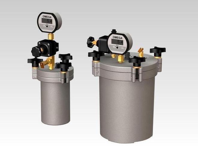 Digital Gauge Fluid Reservoirs by Nordson